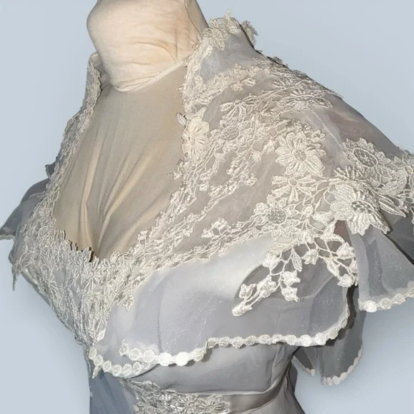 Vintage 1970s Romantic Empire Waist Union Made  White Wedding Gown Size 12 Boho - Picture 4 of 16